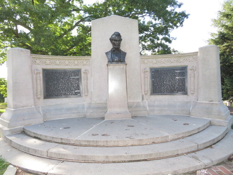 Memorial to Abe Lincoln about 300 metres from where he delivered the Gettysburg address